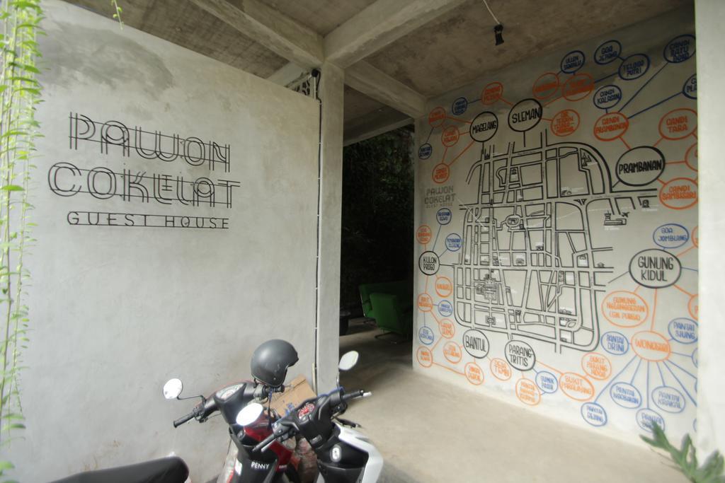Pawon Cokelat Guesthouse Yogyakarta Exterior photo