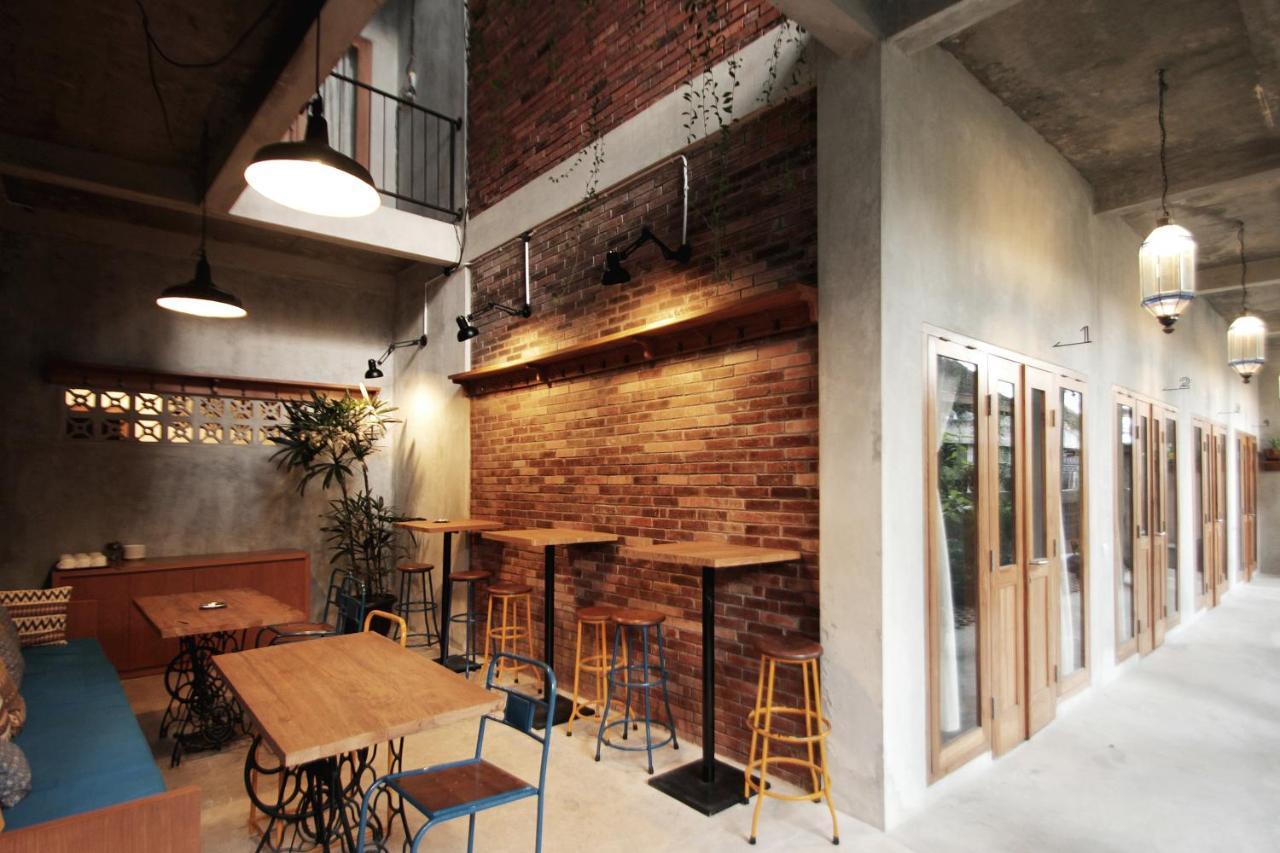 Pawon Cokelat Guesthouse Yogyakarta Exterior photo