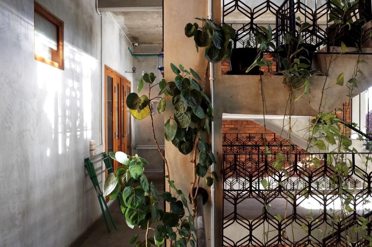 Pawon Cokelat Guesthouse Yogyakarta Exterior photo