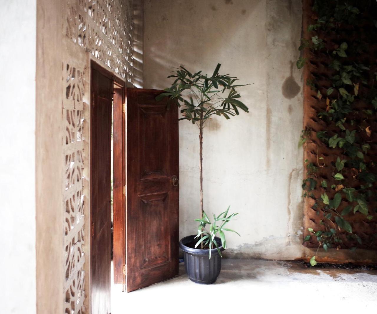 Pawon Cokelat Guesthouse Yogyakarta Exterior photo